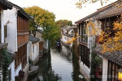 ‘嵌入式’民宿入侵古村：是共生发展还是殖民式掠夺？