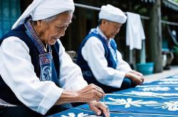 民宿+非遗体验：文化传承与商业消耗的博弈与破局